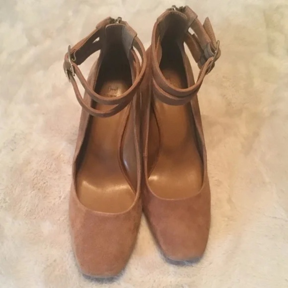 Elegant Tan Women's Heels